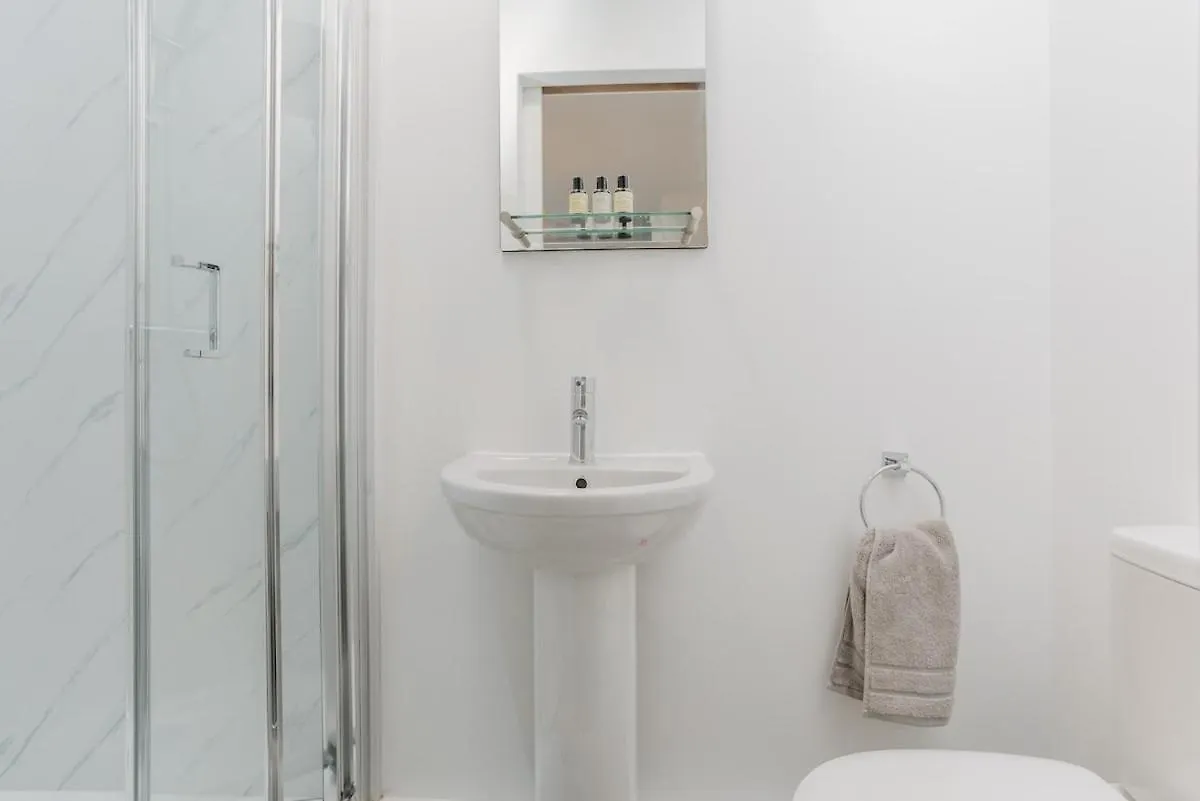 Stylish 4 Bed, 4 En-Suite In City Centre, Parking Southampton 0*,