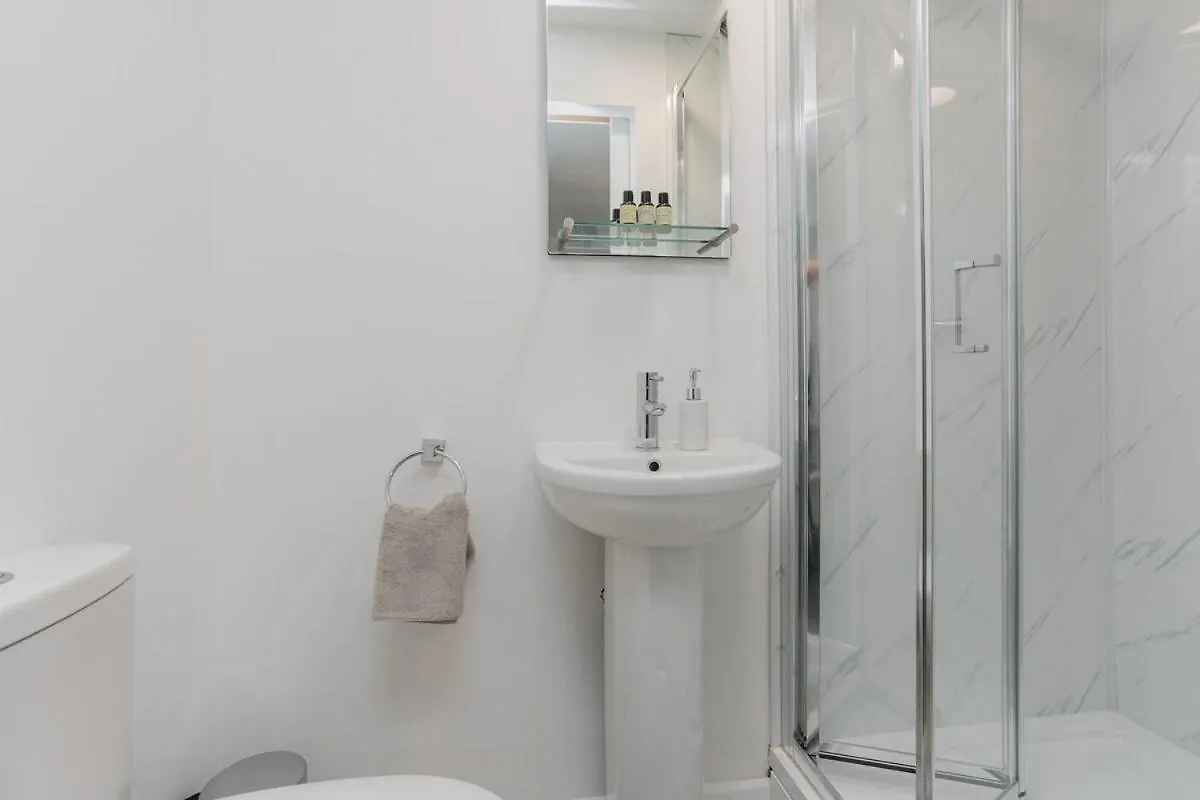 Stylish 4 Bed, 4 En-Suite In City Centre, Parking Southampton