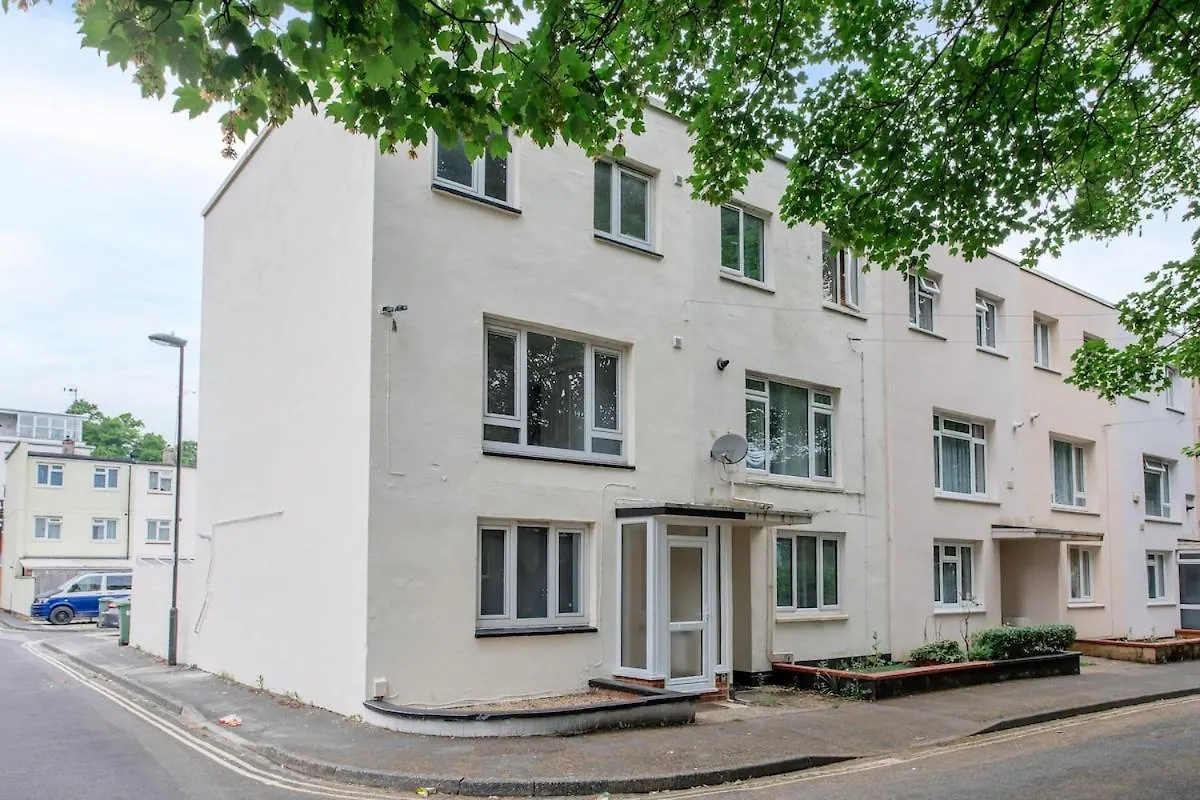 Stylish 4 Bed, 4 En-Suite In City Centre, Parking Southampton